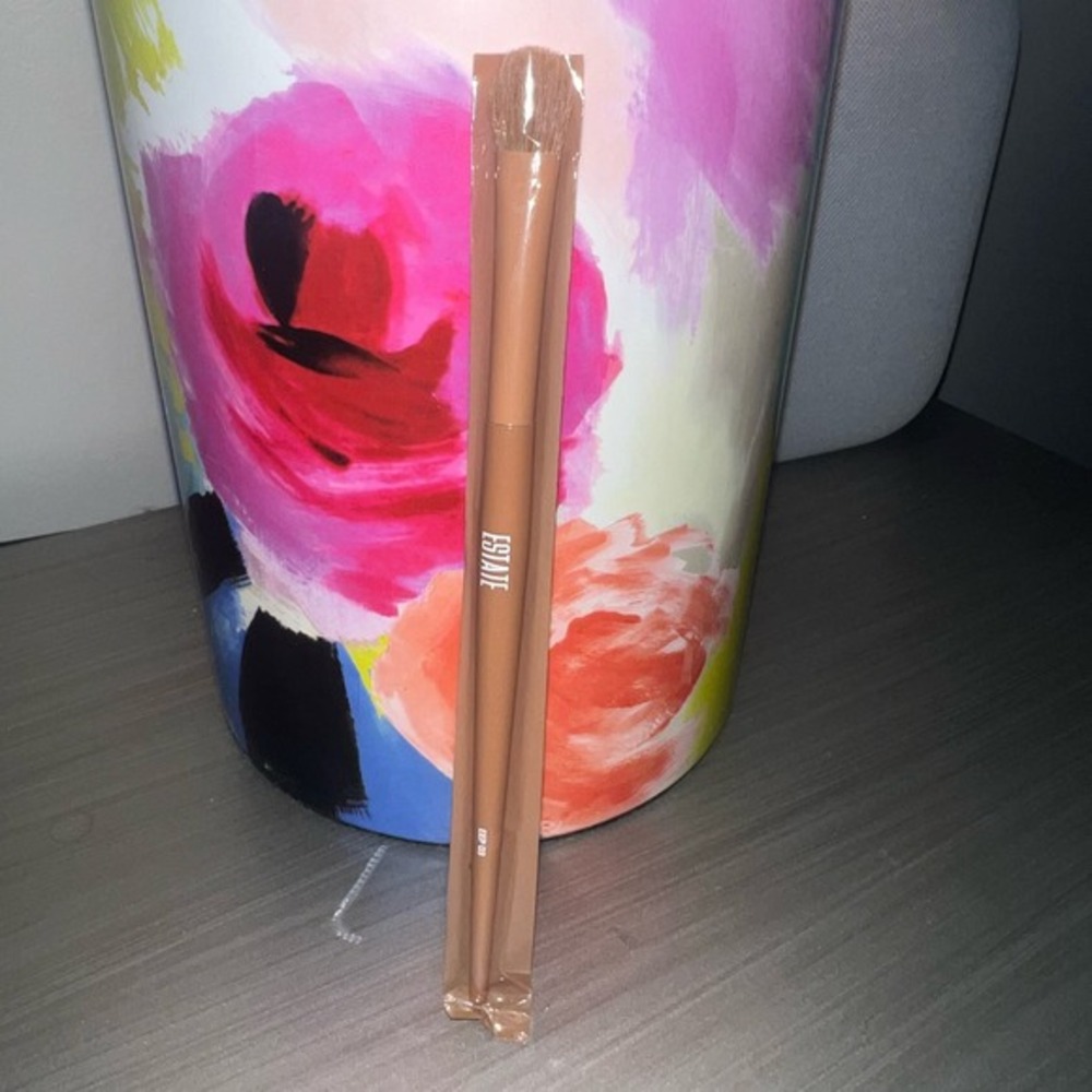 🔴 3/$18 5/$25 NEW ESTATE Cosmetics EEP03 Eye Packer Brush